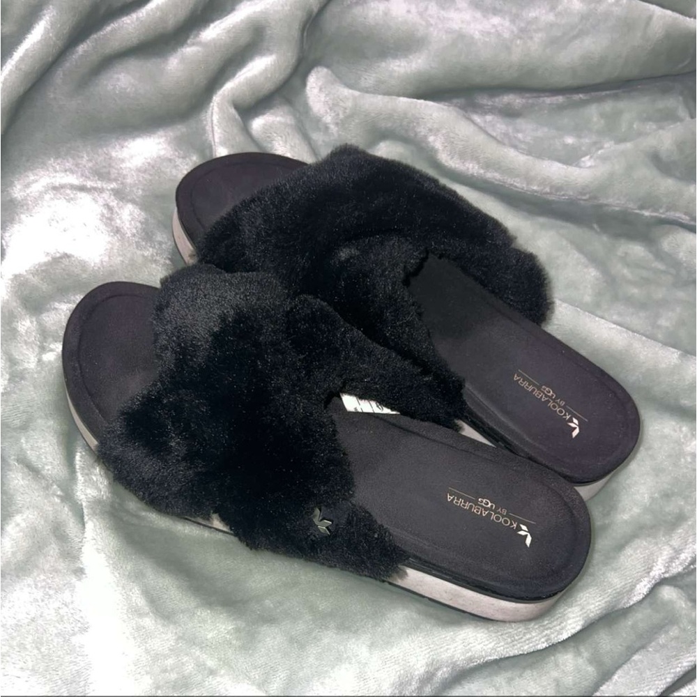 Uggs slippers, women’s size 9